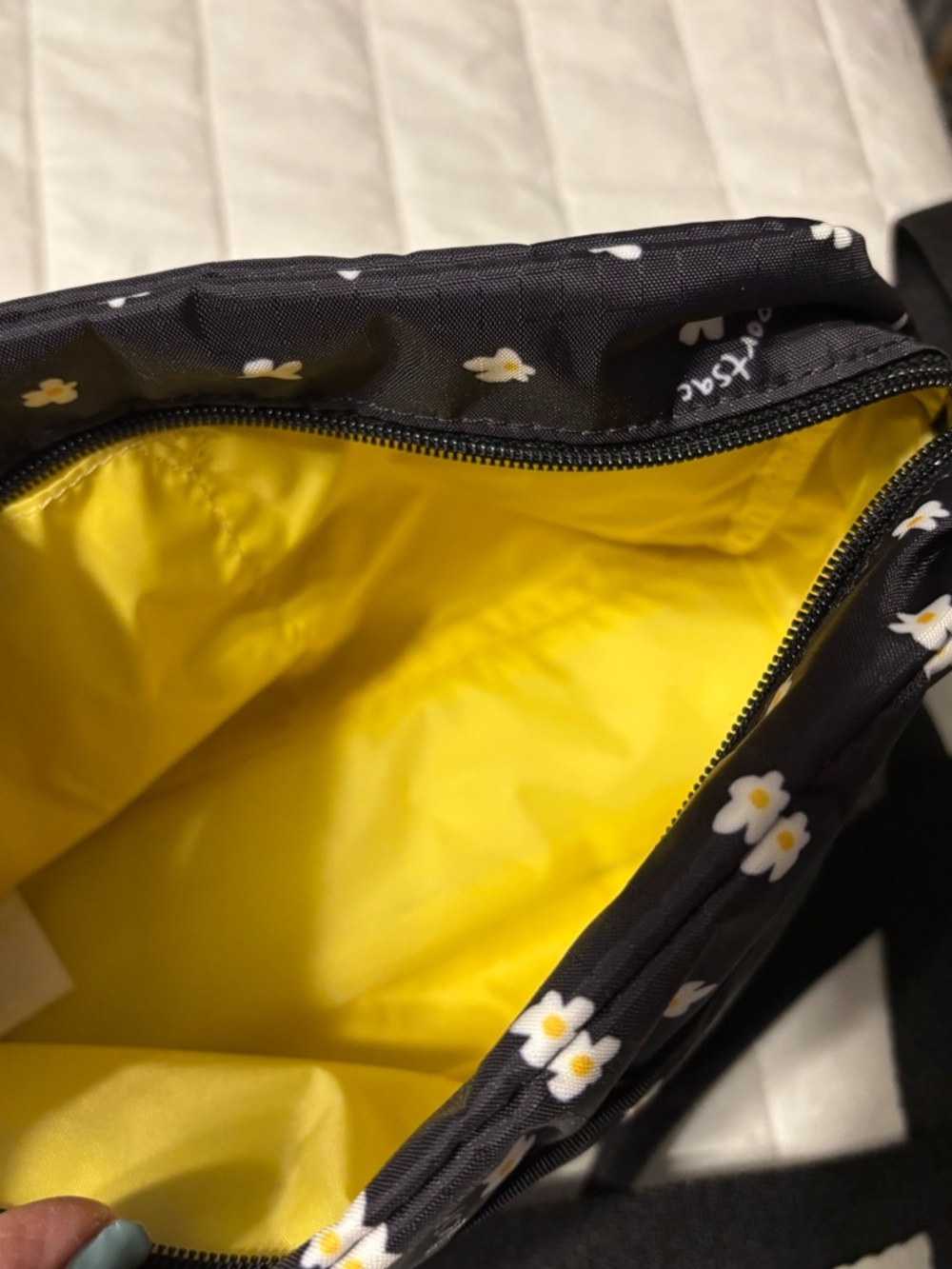 Lesportsac DANIELLA DITSY DAISY Crossbody NWT - Picture 8 of 12